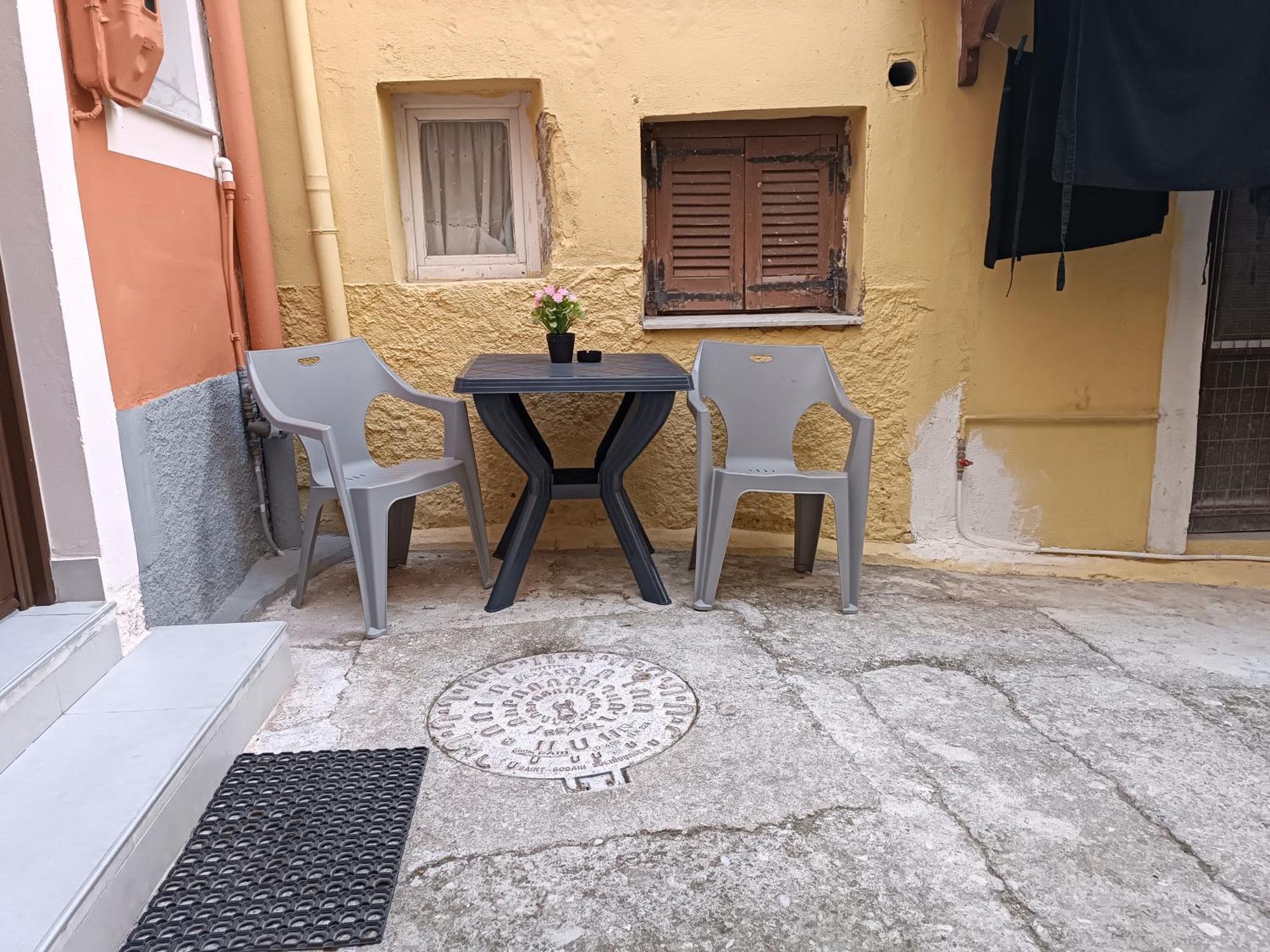 Newly Renovated Apartment Next To The Port Mantouki Ngoại thất bức ảnh